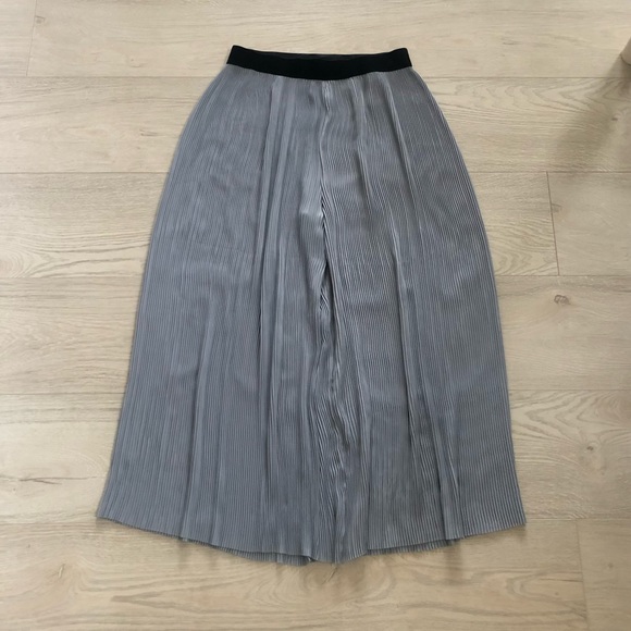 ZARA Pleated Culottes Trousers Cropped Pants - Picture 16 of 16